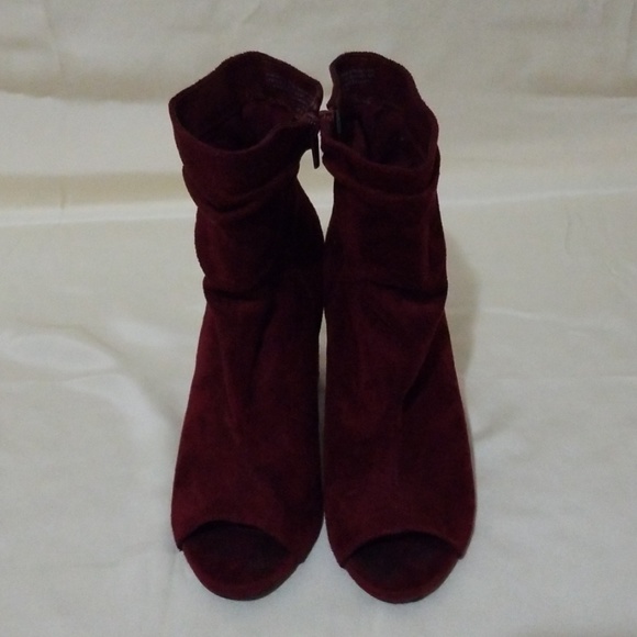 🌸Maroon Velvet 5in Heels - Picture 5 of 5